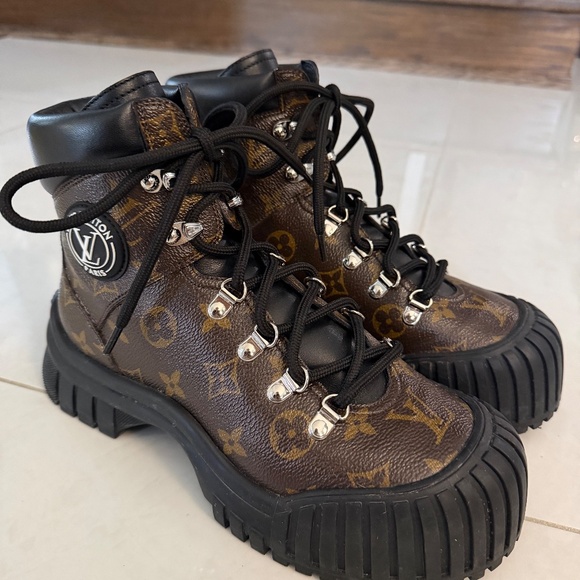 Louis Vuitton boots - Picture 4 of 6